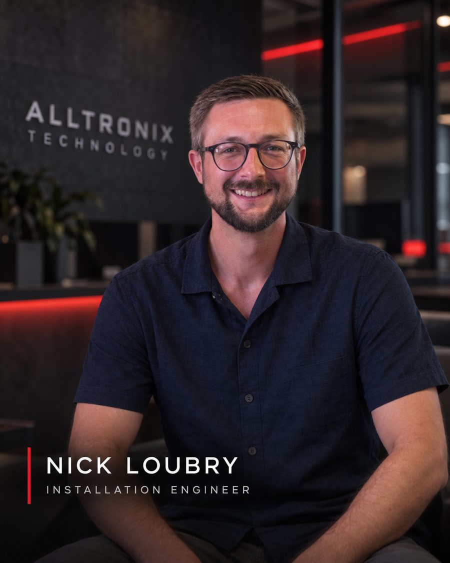 Portret van Nick Loubry, Installation Engineer.